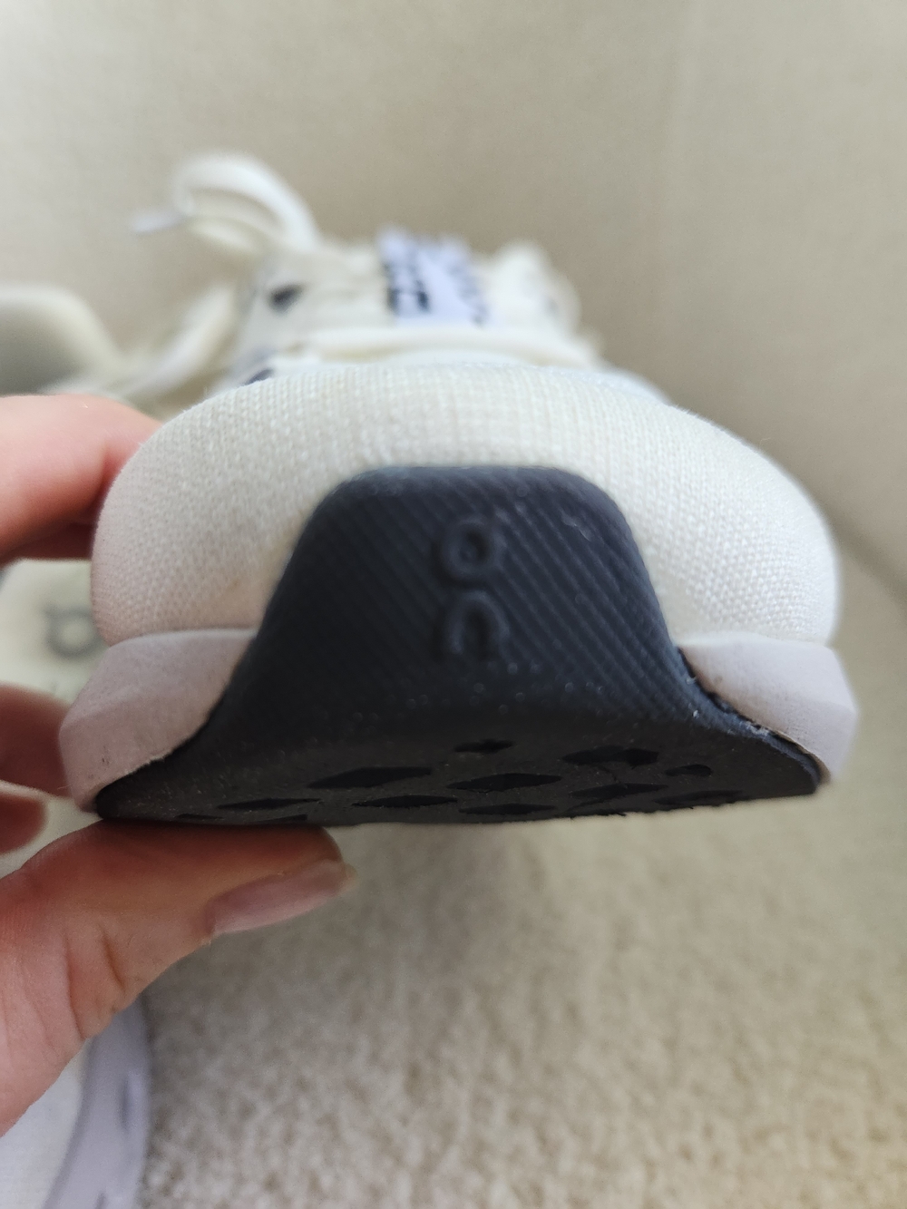 Men’s White Sneakers Size 8 - Picture 4 of 16